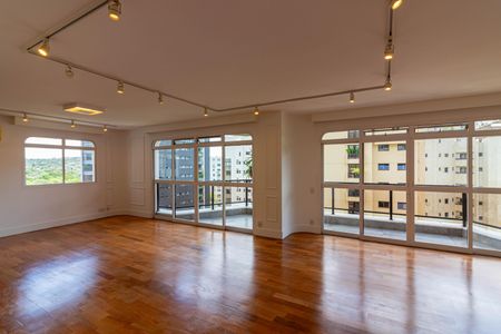 Sala de apartamento para alugar com 3 quartos, 190m² em Moema, São Paulo