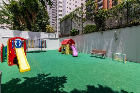 Apartamento para alugar com 190m², 3 quartos e 3 vagas Apartamento para alugar com 190m², 3 quartos e 3 vagasÁrea comum - Playground