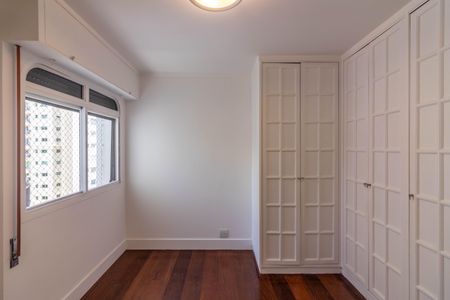 Apartamento para alugar com 190m², 3 quartos e 3 vagas Apartamento para alugar com 190m², 3 quartos e 3 vagasQuarto 2