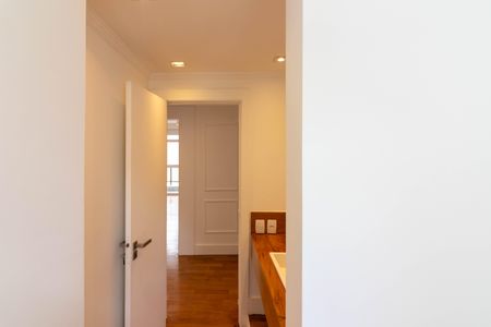 Apartamento para alugar com 190m², 3 quartos e 3 vagas Apartamento para alugar com 190m², 3 quartos e 3 vagasLavabo