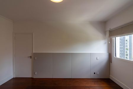 Apartamento para alugar com 190m², 3 quartos e 3 vagas Apartamento para alugar com 190m², 3 quartos e 3 vagasSuíte