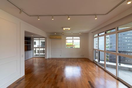 Sala de apartamento para alugar com 3 quartos, 190m² em Moema, São Paulo