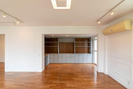 Sala de apartamento para alugar com 3 quartos, 190m² em Moema, São Paulo