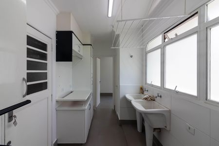 Apartamento para alugar com 190m², 3 quartos e 3 vagas Apartamento para alugar com 190m², 3 quartos e 3 vagasÁrea de Serviço