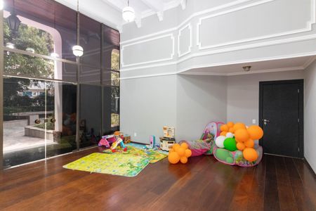 Apartamento para alugar com 190m², 3 quartos e 3 vagas Apartamento para alugar com 190m², 3 quartos e 3 vagasBrinquedoteca