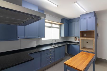 Apartamento para alugar com 190m², 3 quartos e 3 vagas Apartamento para alugar com 190m², 3 quartos e 3 vagasCozinha