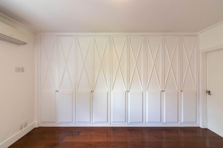 Apartamento para alugar com 190m², 3 quartos e 3 vagas Apartamento para alugar com 190m², 3 quartos e 3 vagasSuíte