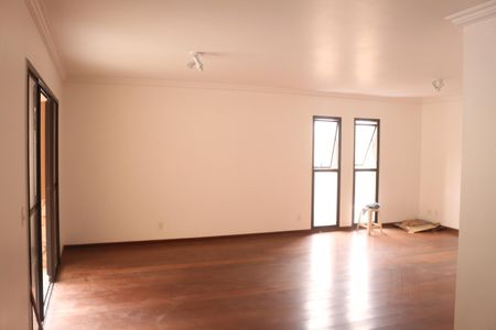 Apartamento para alugar com 215m², 3 quartos e 2 vagasSala