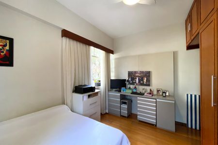 Quarto 1 de apartamento para alugar com 2 quartos, 75m² em Lourdes , Belo Horizonte
