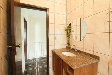 Casa à venda com 242m², 5 quartos e 2 vagas Casa à venda com 242m², 5 quartos e 2 vagasBanheiro 1