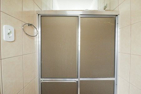 Casa à venda com 242m², 5 quartos e 2 vagas Casa à venda com 242m², 5 quartos e 2 vagasBanheiro da Suíte 1