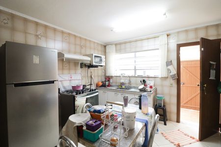 Casa à venda com 242m², 5 quartos e 2 vagas Casa à venda com 242m², 5 quartos e 2 vagasCozinha 2