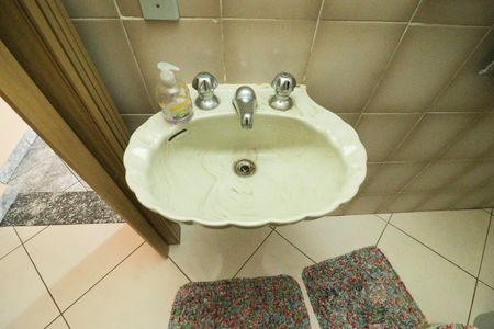 Casa à venda com 242m², 5 quartos e 2 vagas Casa à venda com 242m², 5 quartos e 2 vagasLavabo