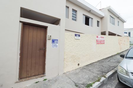 Casa à venda com 242m², 5 quartos e 2 vagas Casa à venda com 242m², 5 quartos e 2 vagasFachada