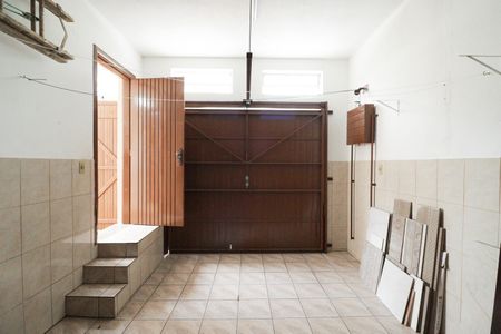 Casa à venda com 242m², 5 quartos e 2 vagas Casa à venda com 242m², 5 quartos e 2 vagasGaragem