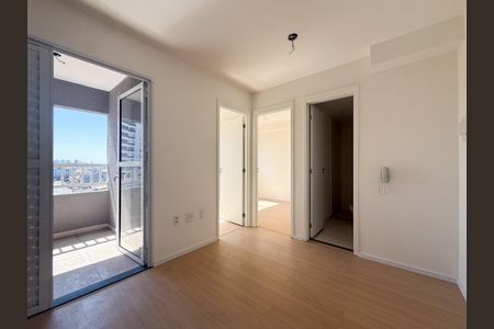 Sala e cozinha de apartamento à venda com 2 quartos, 29m² em Vila Santo Estefano, São Paulo