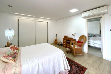 Apartamento para alugar com 280m², 3 quartos e 2 vagasSuite 1