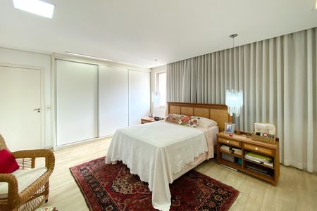 Apartamento para alugar com 280m², 3 quartos e 2 vagasSuite 1