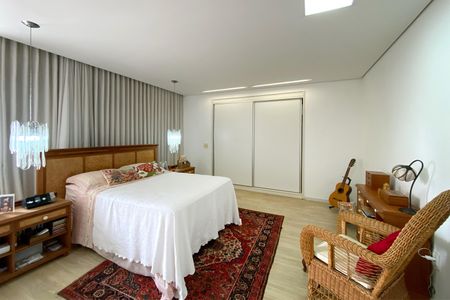 Apartamento para alugar com 280m², 3 quartos e 2 vagasSuite 1