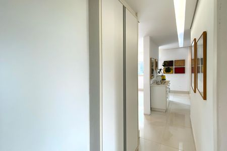 Apartamento para alugar com 280m², 3 quartos e 2 vagasCorredor