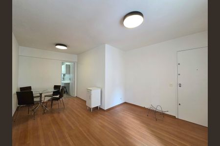Sala de apartamento para alugar com 2 quartos, 75m² em Indianópolis, São Paulo