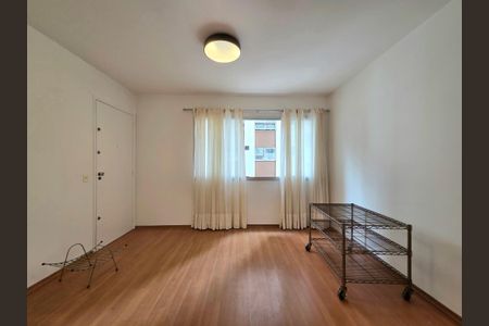 Sala de apartamento para alugar com 2 quartos, 75m² em Indianópolis, São Paulo