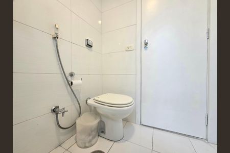 Apartamento à venda com 75m², 2 quartos e 1 vagaBanheiro Social
