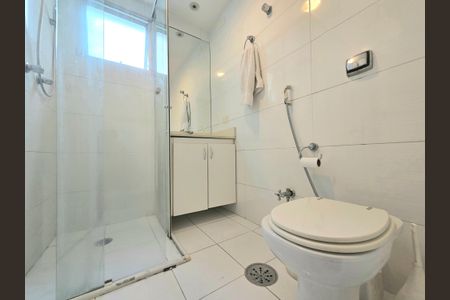 Apartamento à venda com 75m², 2 quartos e 1 vagaBanheiro Social