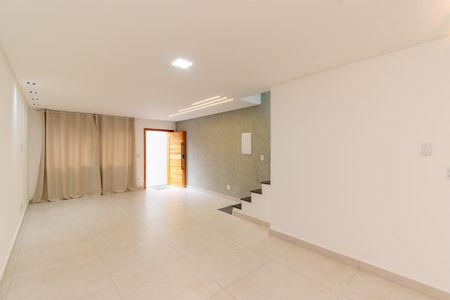 Casa à venda com 117m², 3 quartos e 2 vagasSala
