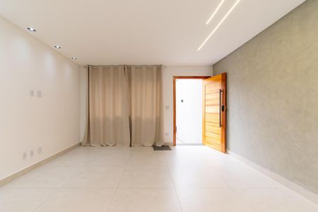 Casa à venda com 117m², 3 quartos e 2 vagasSala