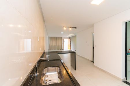 Casa à venda com 117m², 3 quartos e 2 vagasCozinha
