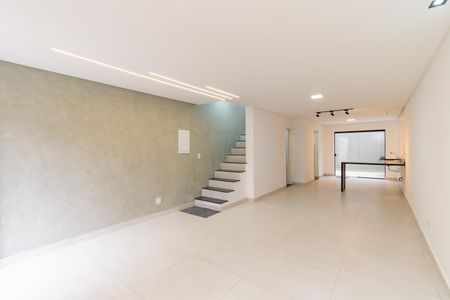 Sala de casa à venda com 3 quartos, 117m² em Vila Independencia, São Paulo