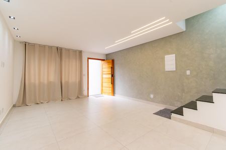 Casa à venda com 117m², 3 quartos e 2 vagasSala