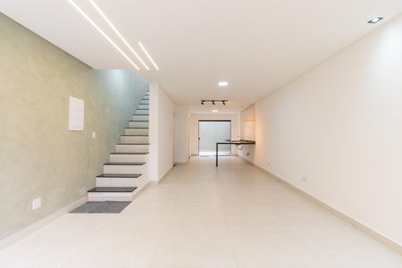 Casa à venda com 117m², 3 quartos e 2 vagasSala