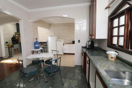 Casa para alugar com 286m², 3 quartos e 1 vagaCozinha