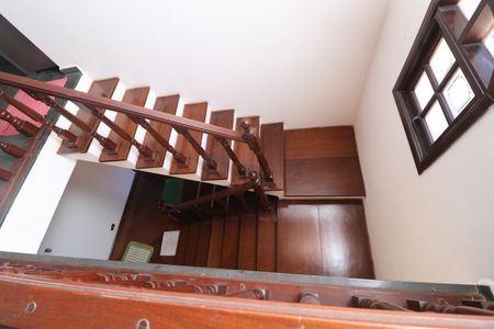 Casa para alugar com 286m², 3 quartos e 1 vagaEscada