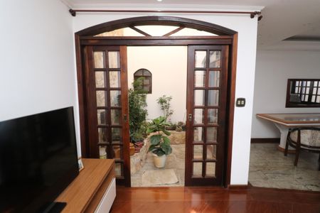 Sala de casa para alugar com 3 quartos, 286m² em Vila Homero Thon, Santo André