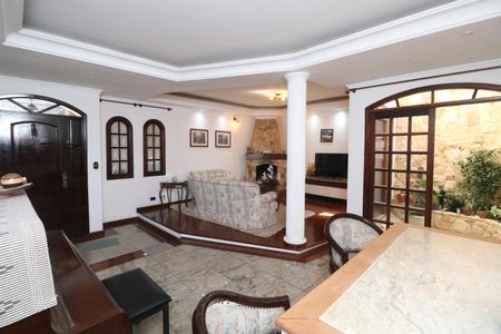 Casa para alugar com 286m², 3 quartos e 1 vagaSala