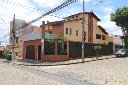 Casa para alugar com 286m², 3 quartos e 1 vagaFachada