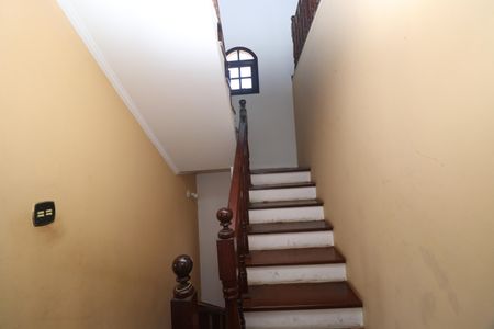 Casa para alugar com 286m², 3 quartos e 1 vagaEscada