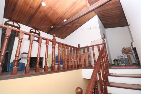 Casa para alugar com 286m², 3 quartos e 1 vagaEscada