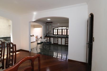 Casa para alugar com 286m², 3 quartos e 1 vagaCozinha