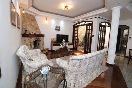 Casa para alugar com 286m², 3 quartos e 1 vagaSala