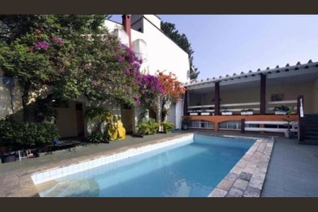 Casa à venda com 250m², 3 quartos e 3 vagasFoto 01