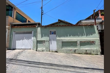 Casa à venda com 130m², 4 quartos e 1 vagaFachada
