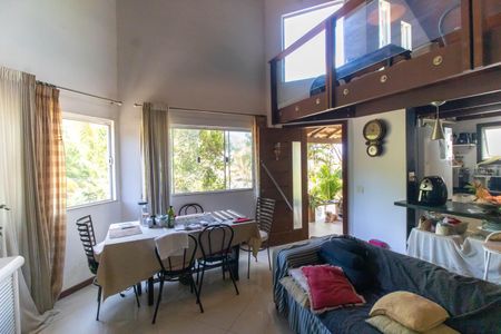 Sala de casa à venda com 2 quartos, 485m² em Engenho do Mato, Niterói