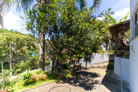 Casa à venda com 485m², 2 quartos e 2 vagas Casa à venda com 485m², 2 quartos e 2 vagasÁrea externa