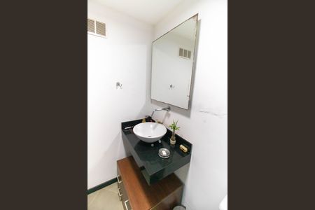 Casa à venda com 485m², 2 quartos e 2 vagas Casa à venda com 485m², 2 quartos e 2 vagasLavabo