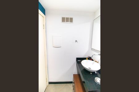 Casa à venda com 485m², 2 quartos e 2 vagas Casa à venda com 485m², 2 quartos e 2 vagasLavabo