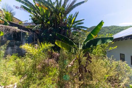 Casa à venda com 485m², 2 quartos e 2 vagas Casa à venda com 485m², 2 quartos e 2 vagasÁrea externa